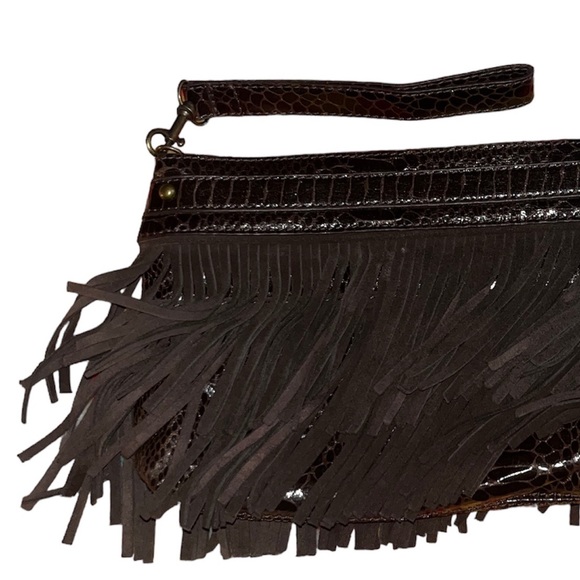 Express Fringe Clutch - Picture 6 of 7